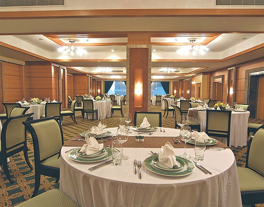 Wiseman Grand Hotel Doha Kültér fotó The ballroom