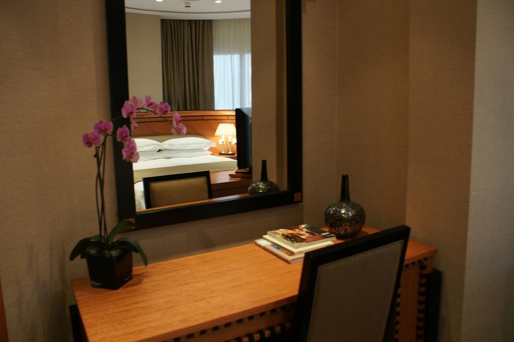 Wiseman Grand Hotel Doha Kültér fotó A dressing table