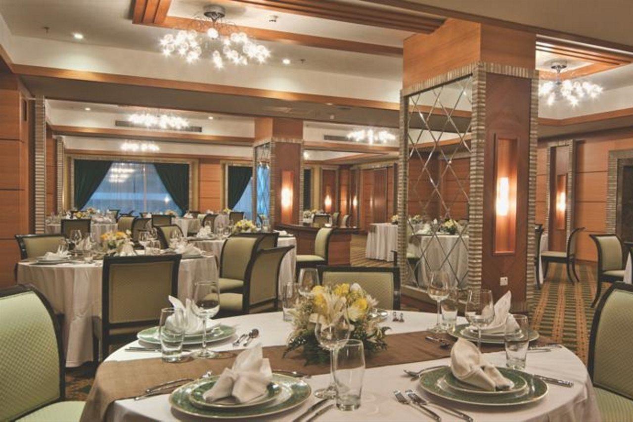 Wiseman Grand Hotel Doha Kültér fotó The ballroom