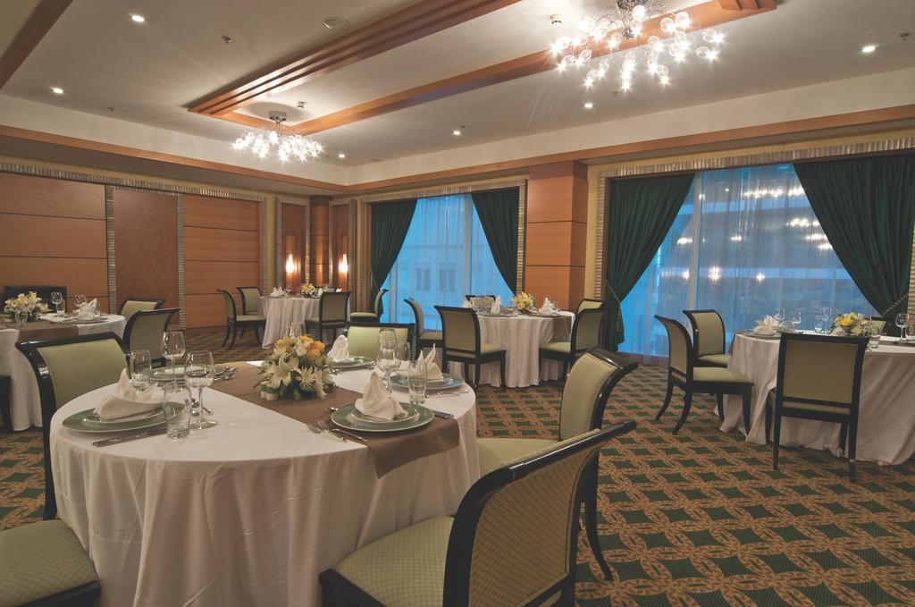 Wiseman Grand Hotel Doha Kültér fotó The ballroom